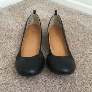 a.n.a. Black ballet flats